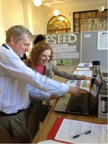 Paul Monk demonstrating the Warp It system