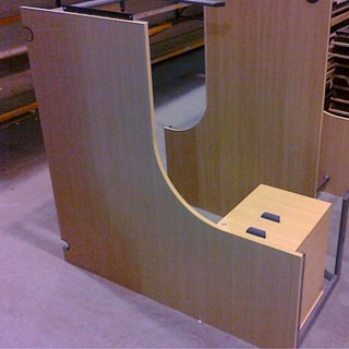 Left-hand curved desk with 2 drawers (+ key)
