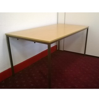 Traditional standard desk