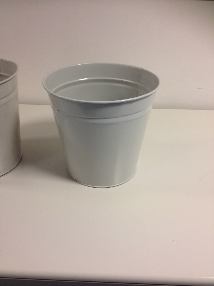 Waste bin