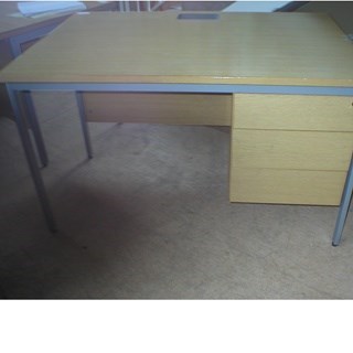 1200MM PEDESTAL DESK OAK