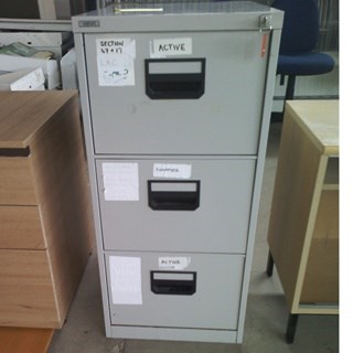 Filing cabinet- 3 drawer