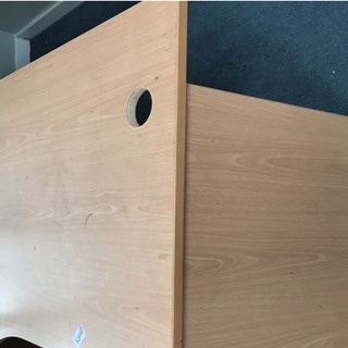 Radial desk (RH)