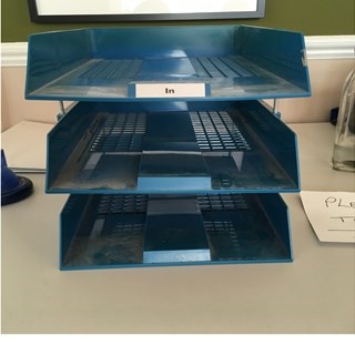 In tray / desktop tray
