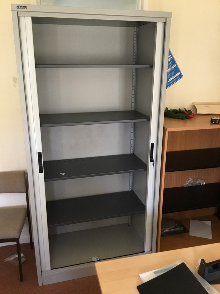 Lockable tambour unit