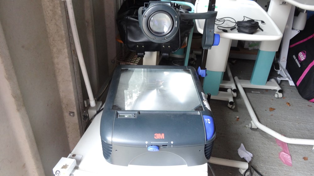 3M Overhead Projector  model 1800AHCU