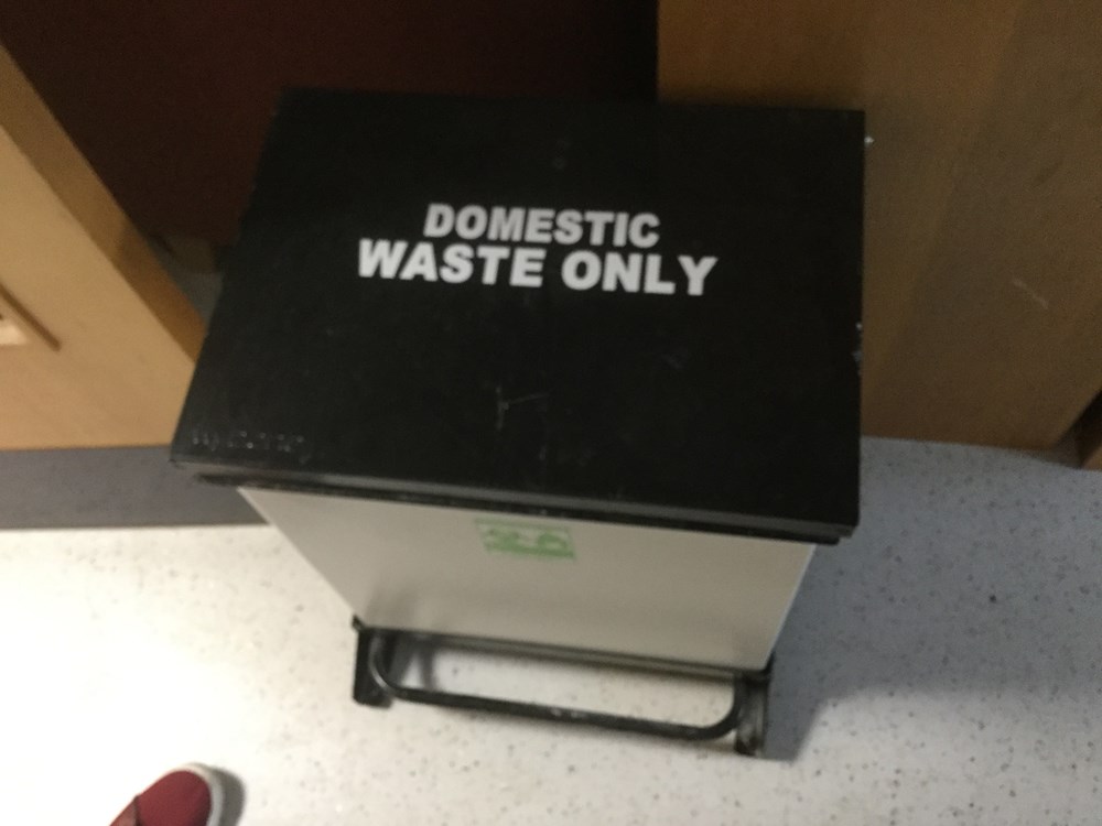 Waste bin
