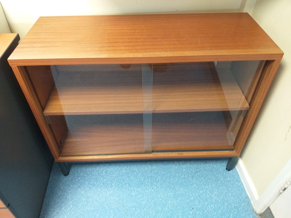 Glass front display floor unit