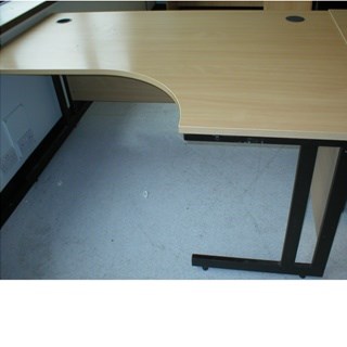 1600MM RADIAL DESK R/H
