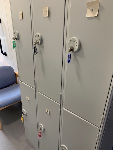 Locker unit - six lockers with keys
