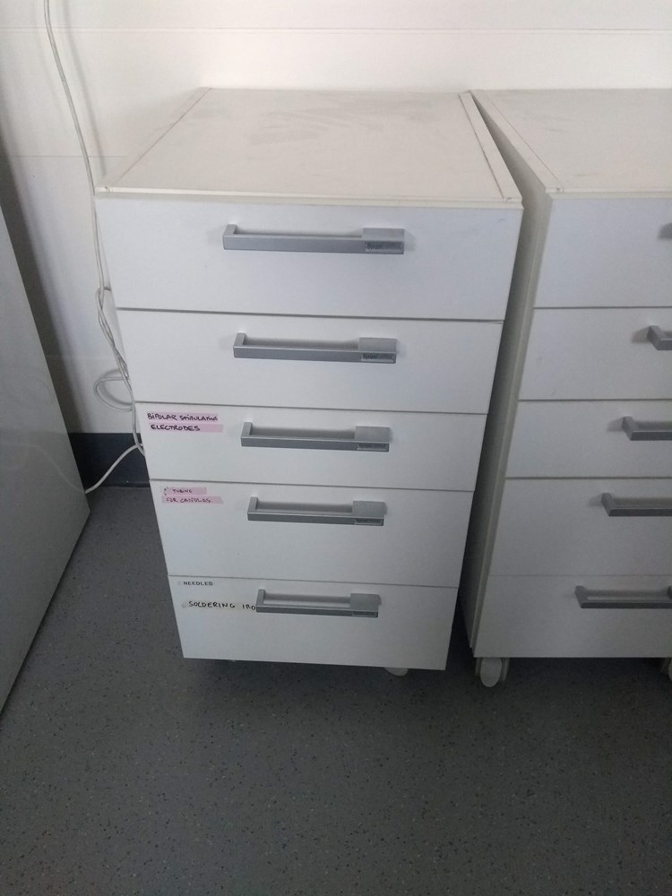Laboratory drawers