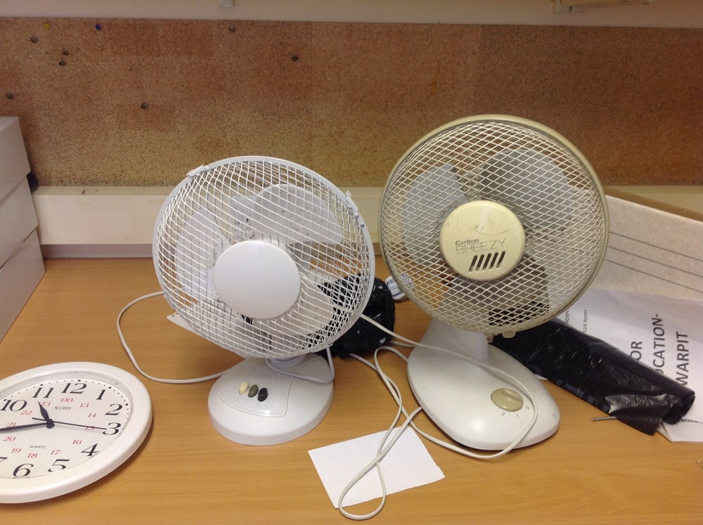 Desk top fans