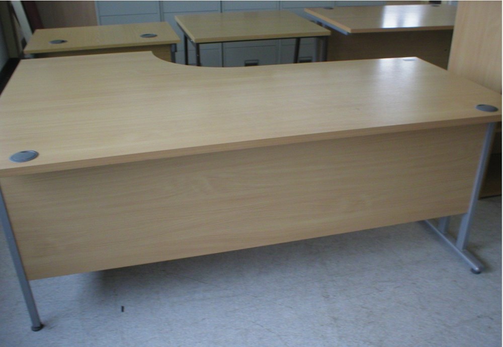 1800MM R/H RADIAL DESK