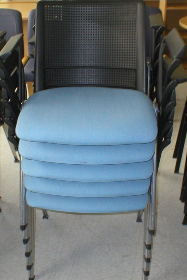 STACKING CHAIR