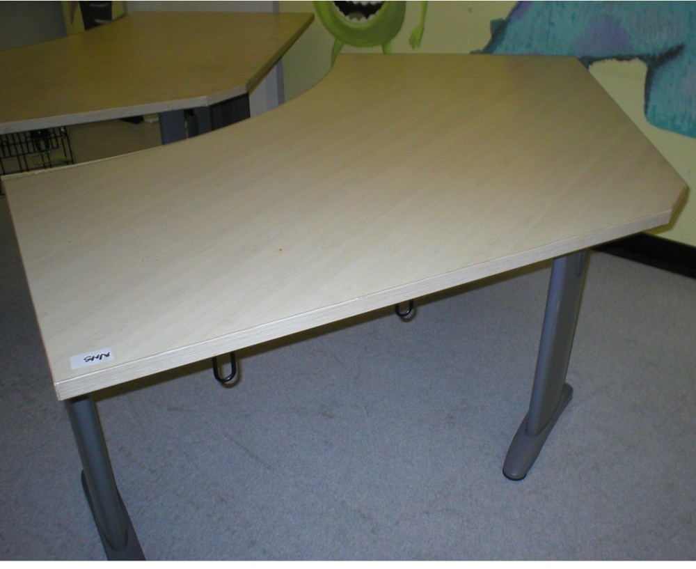 CLUSTER DESK