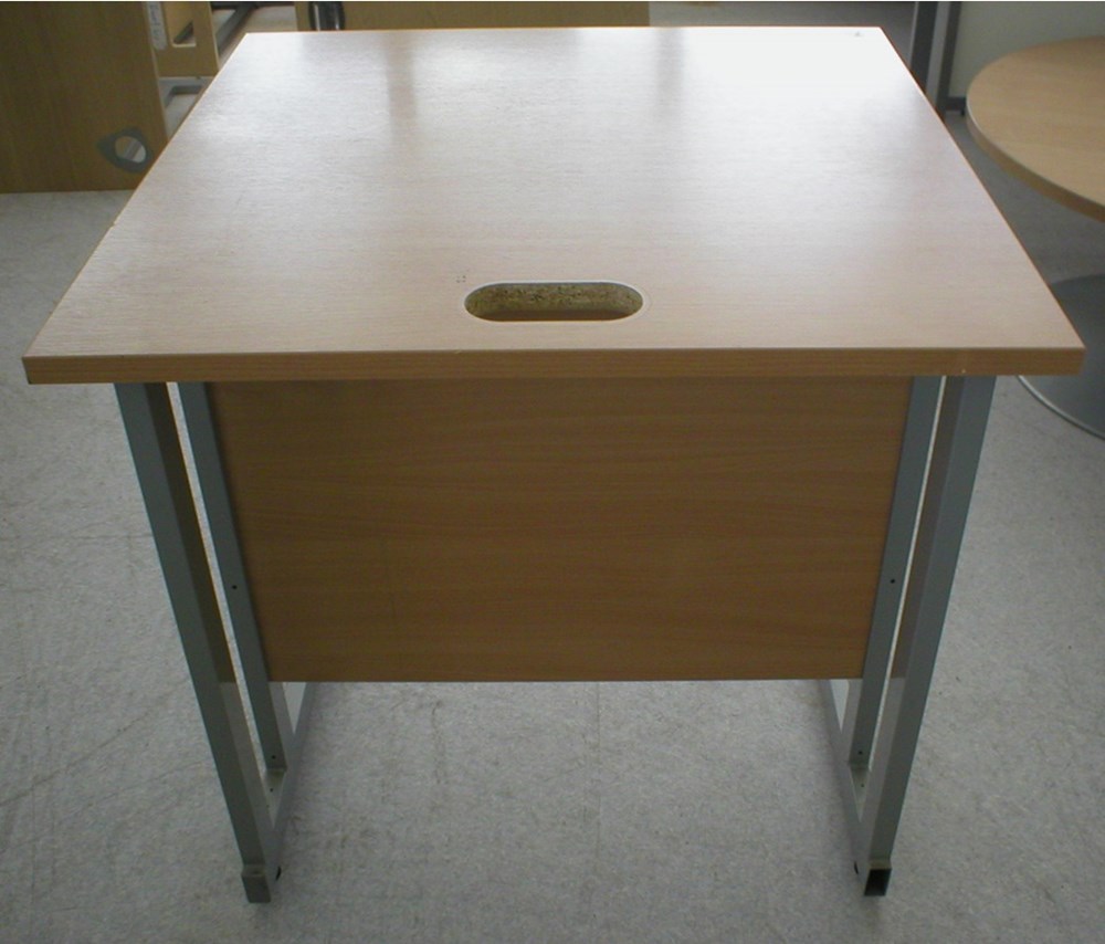 800MM STRAIGHT DESK