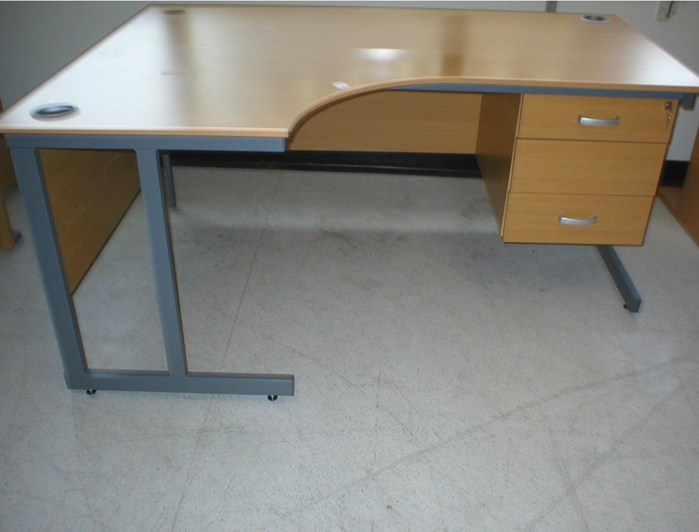 1600MM L/H RADIAL DESK