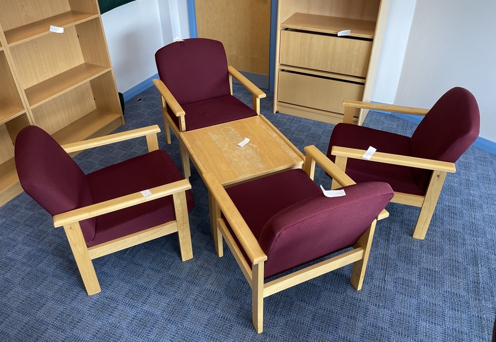 Low level table and chairs (4)