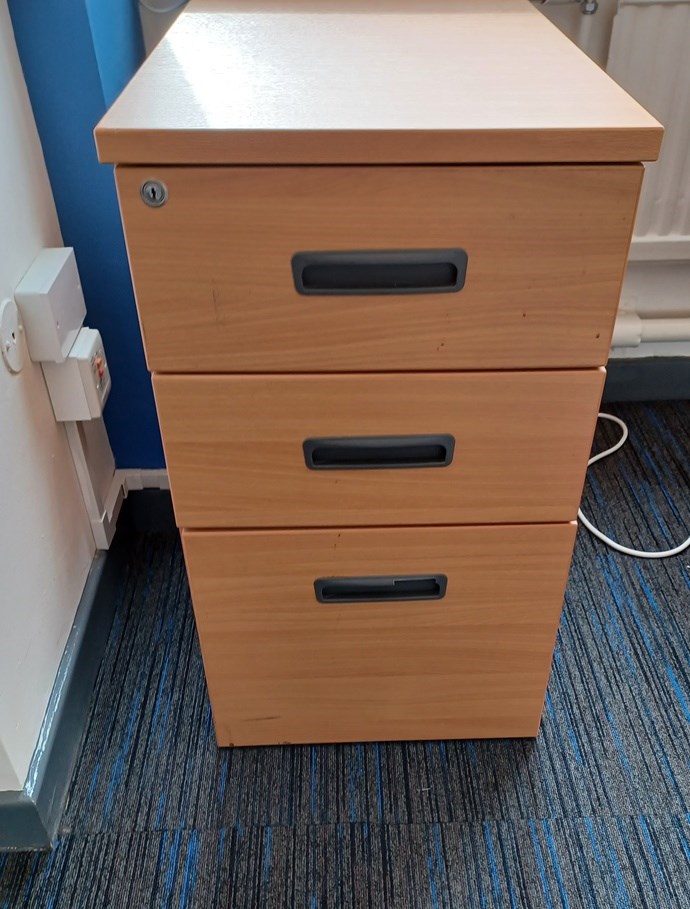 pedestal 3 draw 