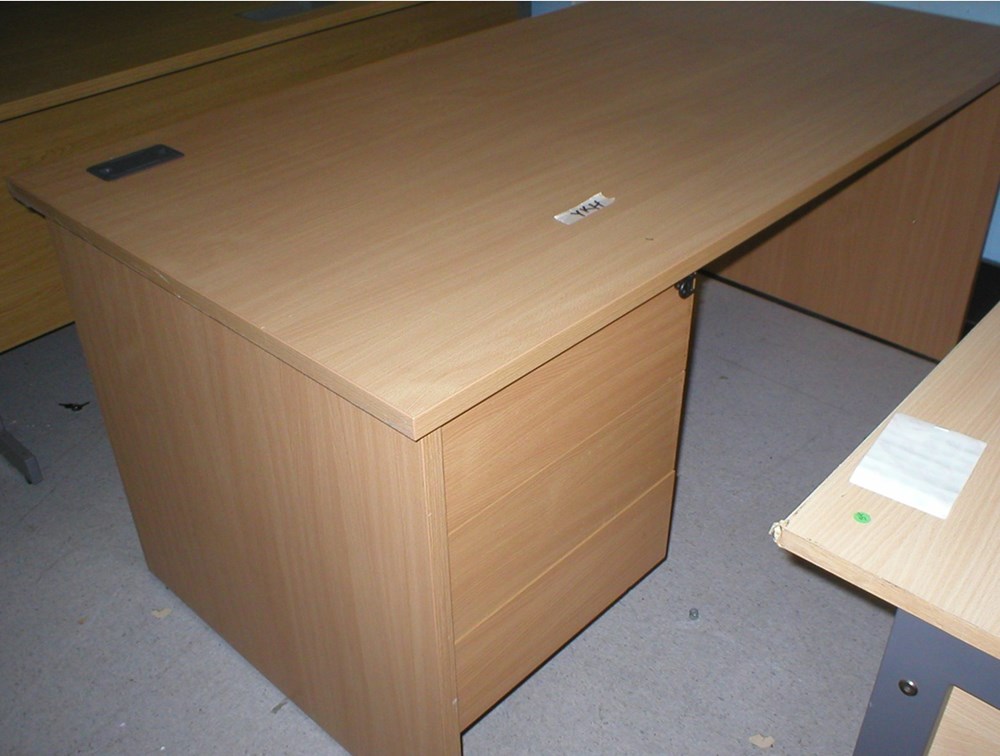 SINGLE PEDESTAL DESK L/H