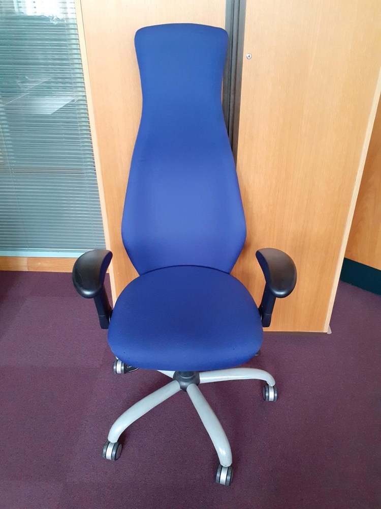 High-backed Office Chair with Arms