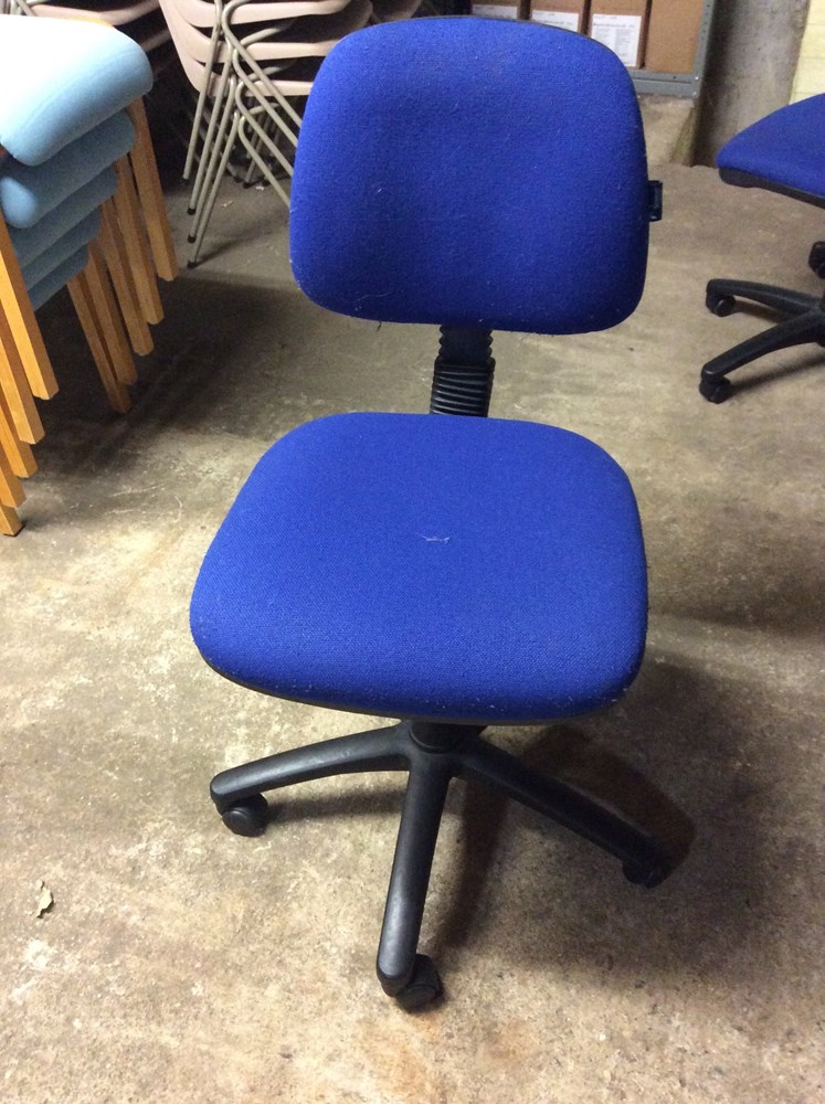 Office swivel chairs . Multiple colours 