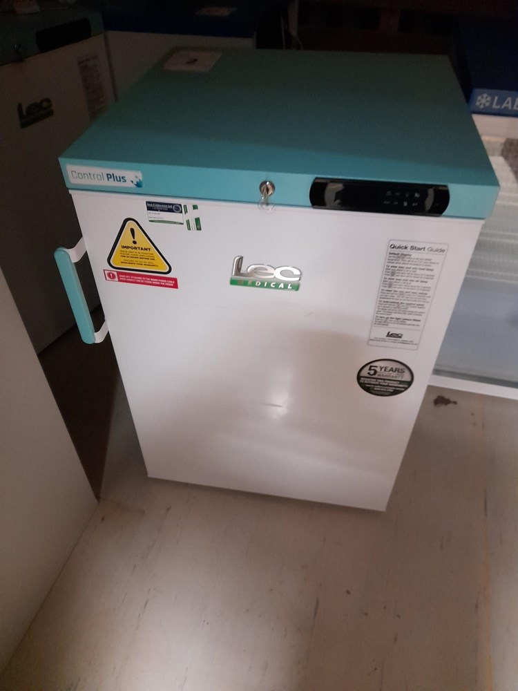LEC Pharmacy Fridge with Key