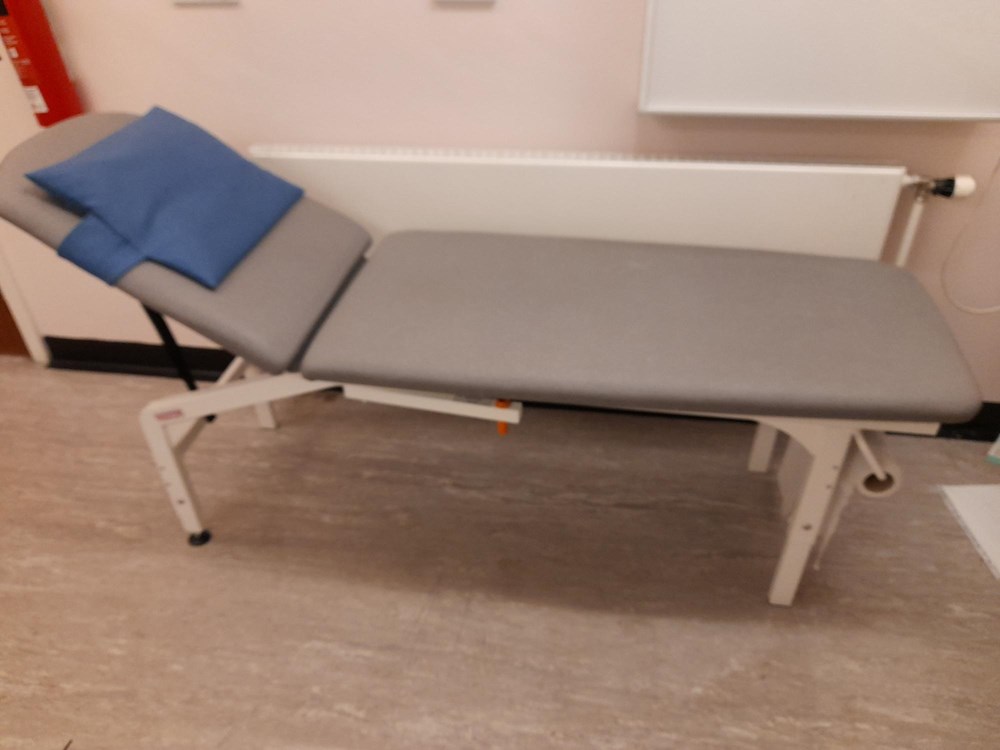 2 section free standing couch 