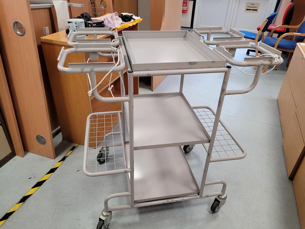 Ward laundry trolley
