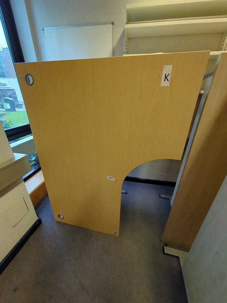 Radial Desk K  - 1600 Right Hand