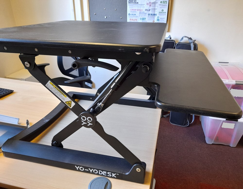 Yo-Yo Desk Riser