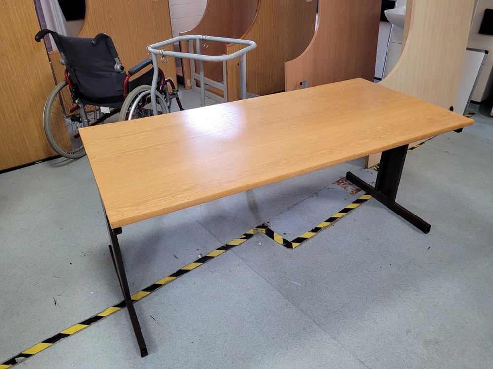 table 1600x750mm