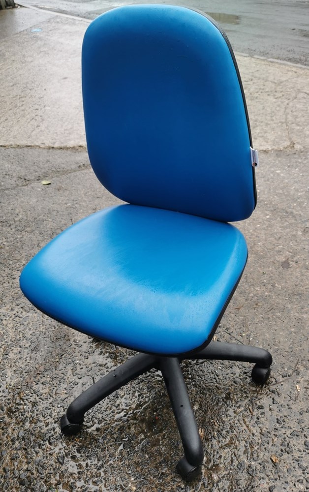 Desk chair
