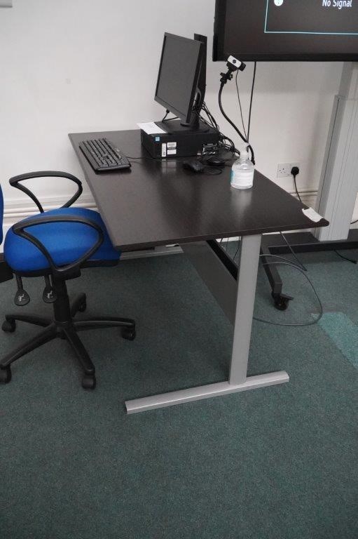 140Desk (brown)