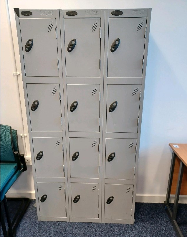 Lockers - bank of 12
