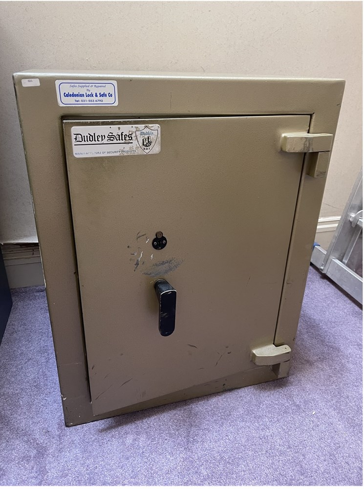 Small Safe with Key (Very Heavy) with key
