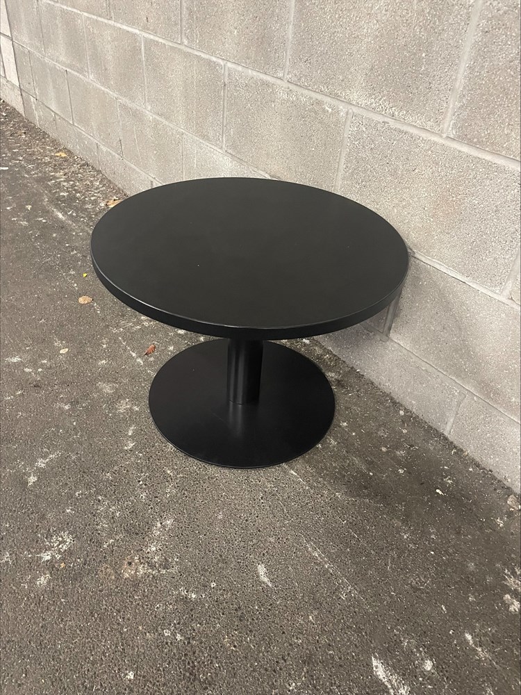 small Round table 