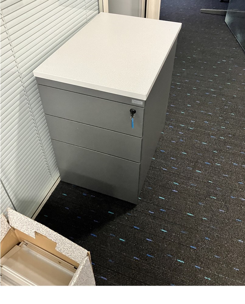 3 x filing lockable cabinets, 3 drawers