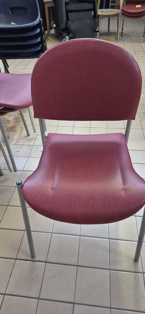 Wipeable red waiting room chairs x7