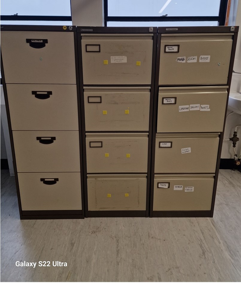 2 x 4 Drawer Filing cabinets ( no keys )