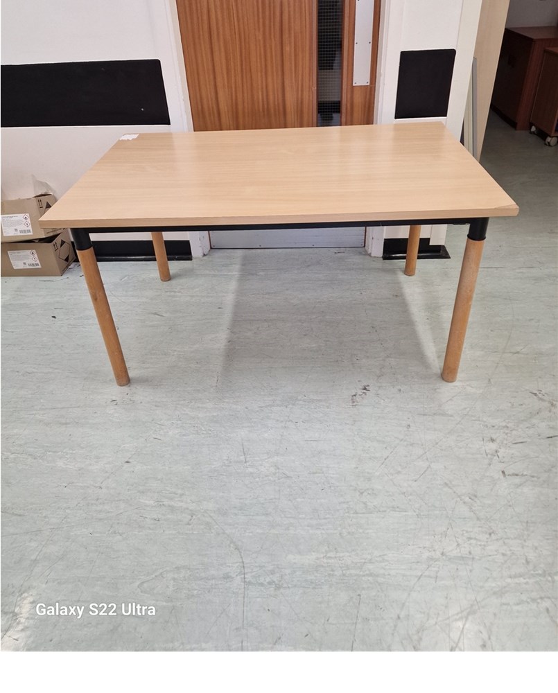 Rectangular table 
