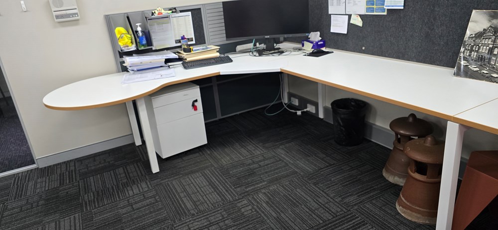Working Desks (2.4*2.4) - Round Edge