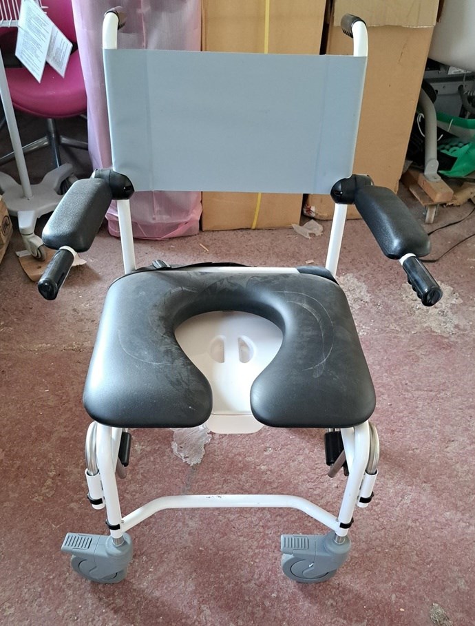 Commode Chair