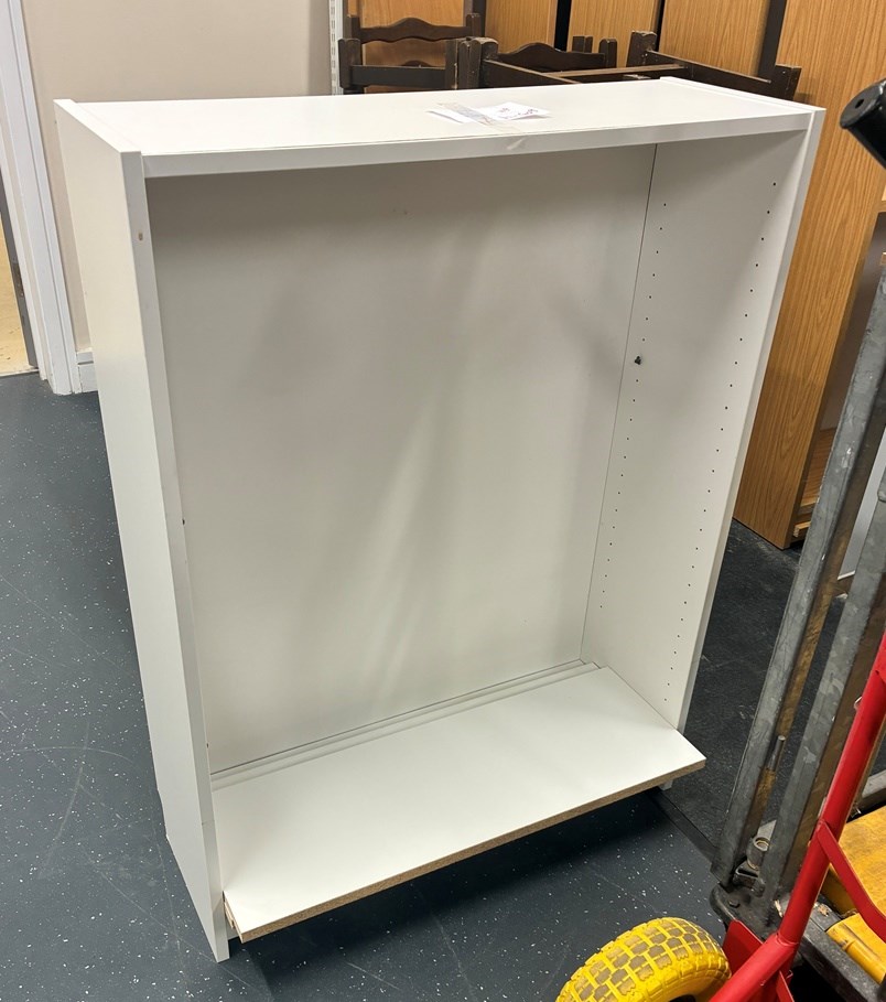 Bookshelf with 2 shleves 