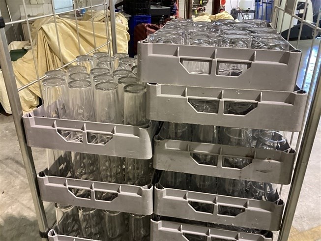 TREASURY Tall glasses x 14 trays
