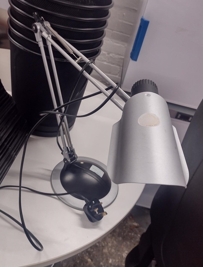 Desk lamp
