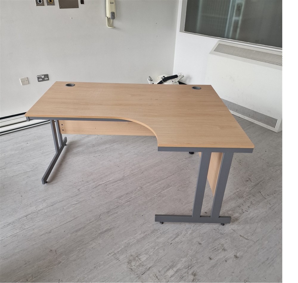 R/H Curved Office Desk 