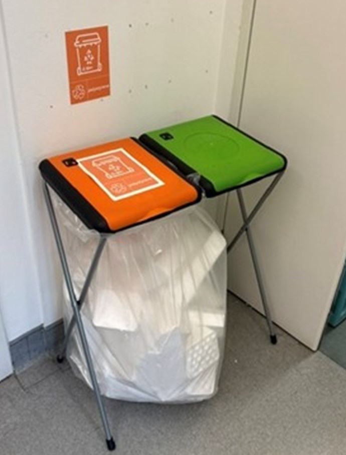 recycling bin(s)