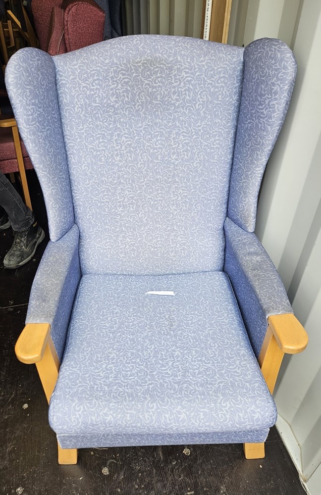 Turquoise patterned high back patient chair