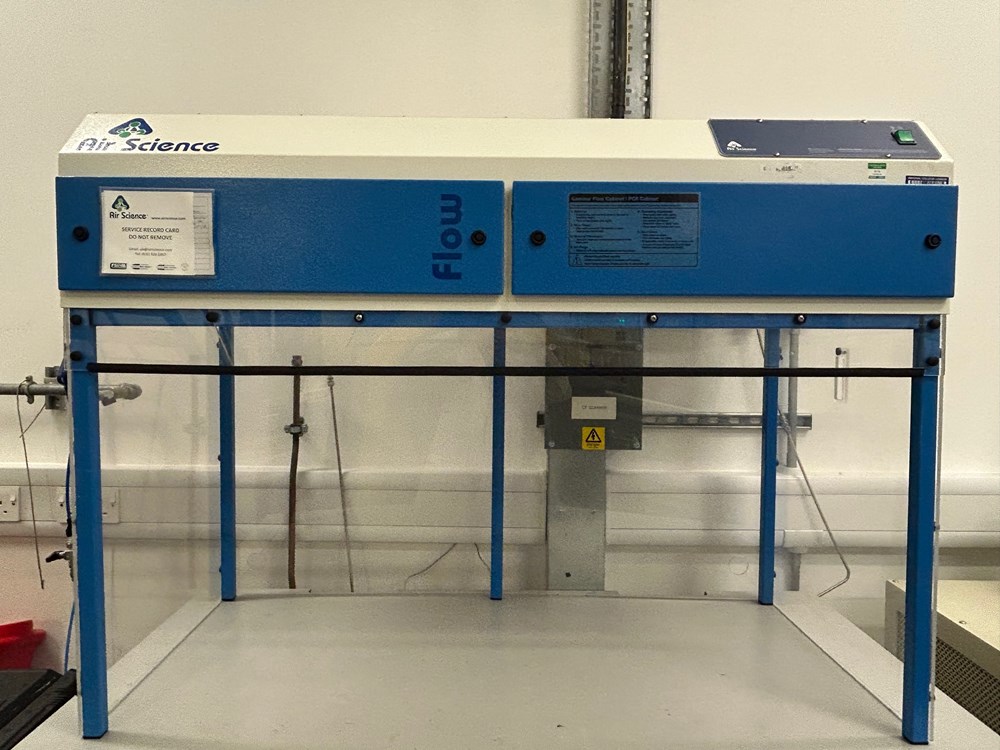 AIR SCIENCE FLOW-48 Laminar Flow Cabinet